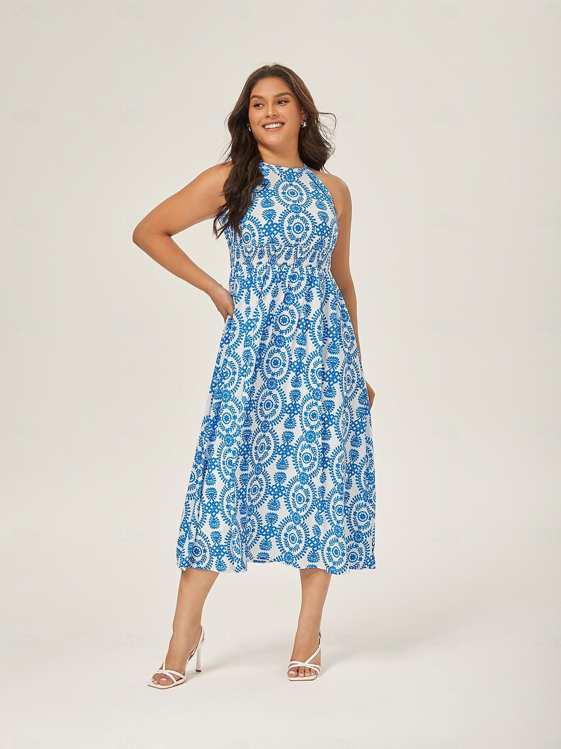 Resort-Style Halter Maxi Dress Fitted Waist