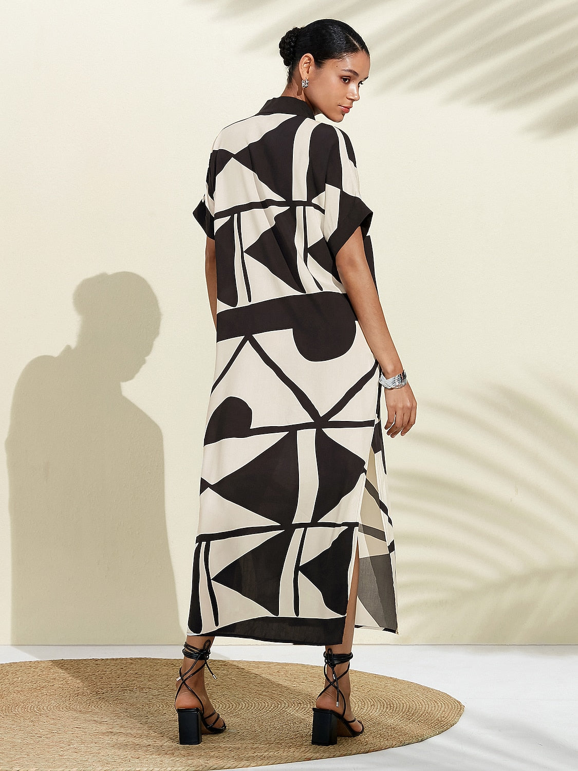 Short Black and White Geometrical Loose Fit Double Slit
