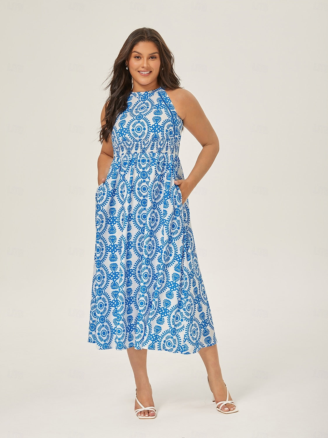 Resort-Style Halter Maxi Dress Fitted Waist