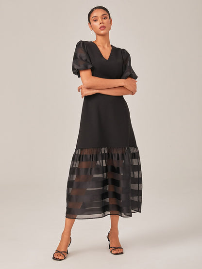 Waist-Cinching Elegant Black Maxi Dress