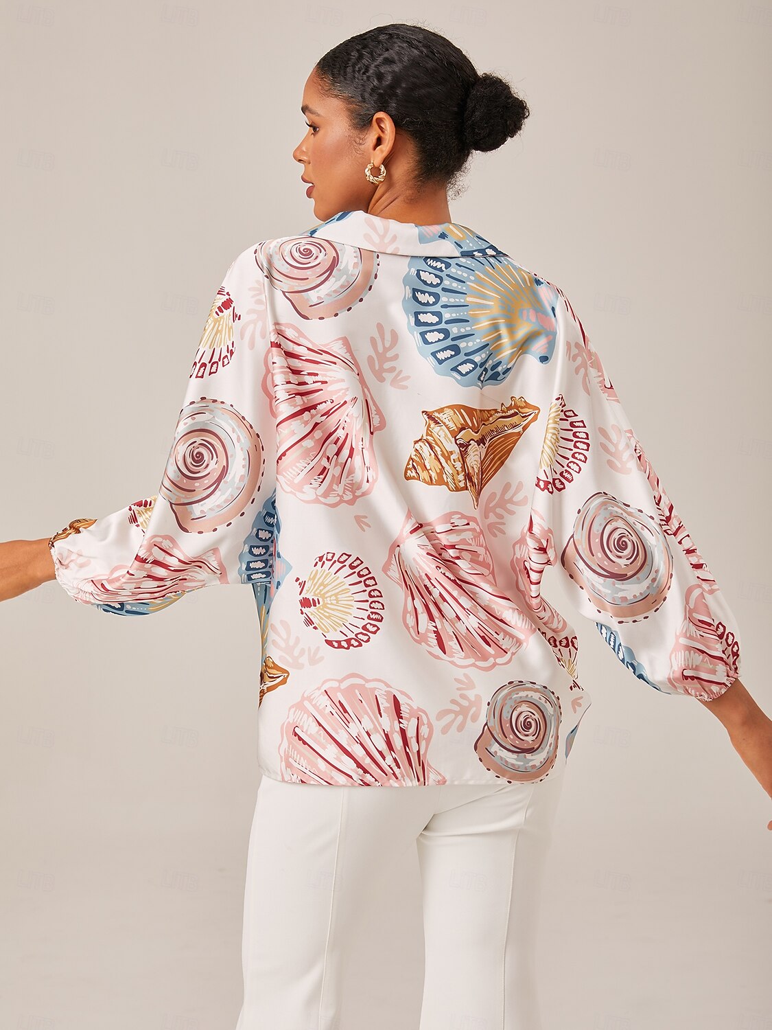 Shell Print Relaxed Fit Overhead V-Neck Blouse