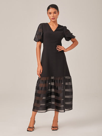 Waist-Cinching Elegant Black Maxi Dress