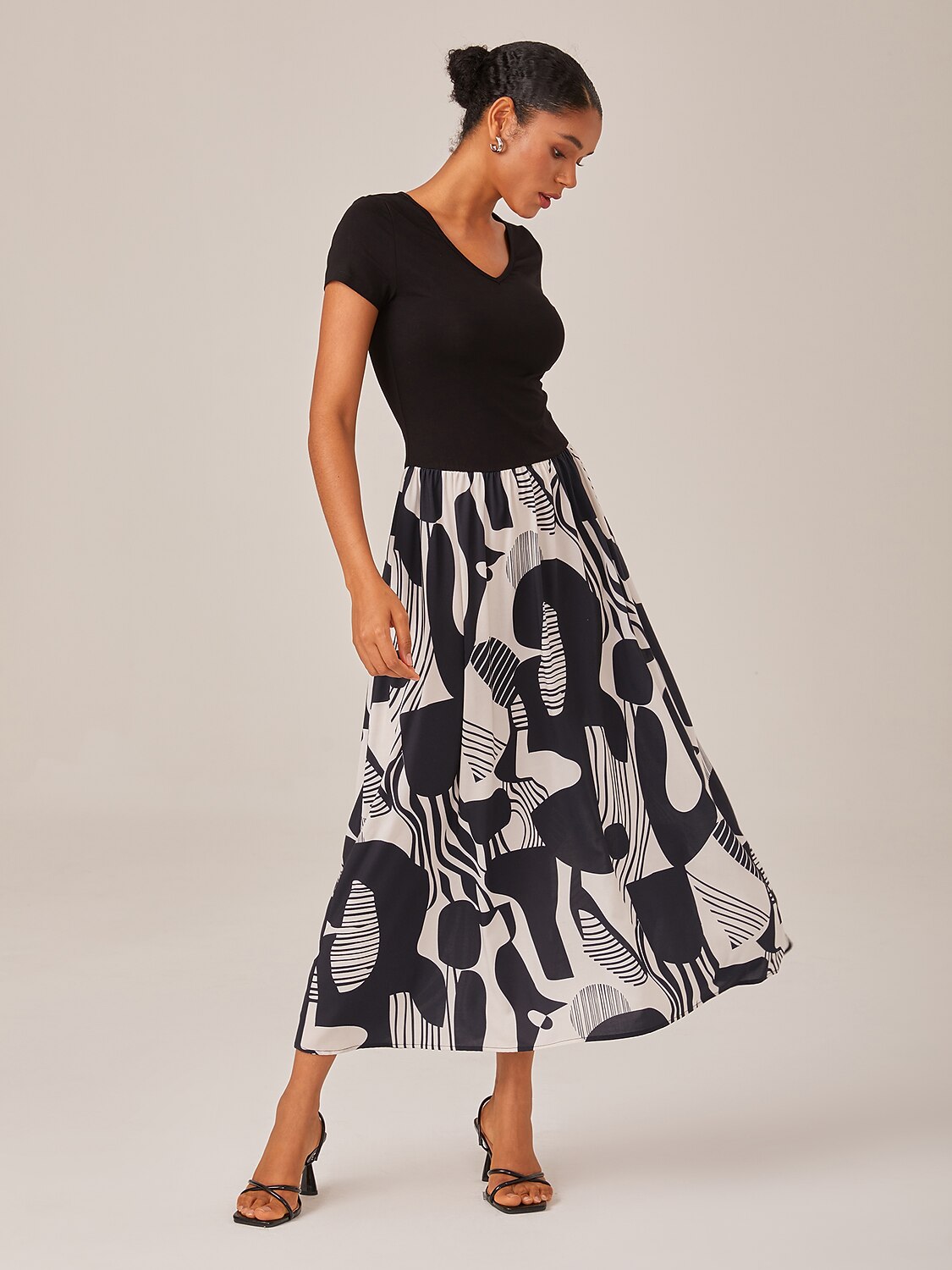 Black-White Geometric Abstract Print Casual Dress