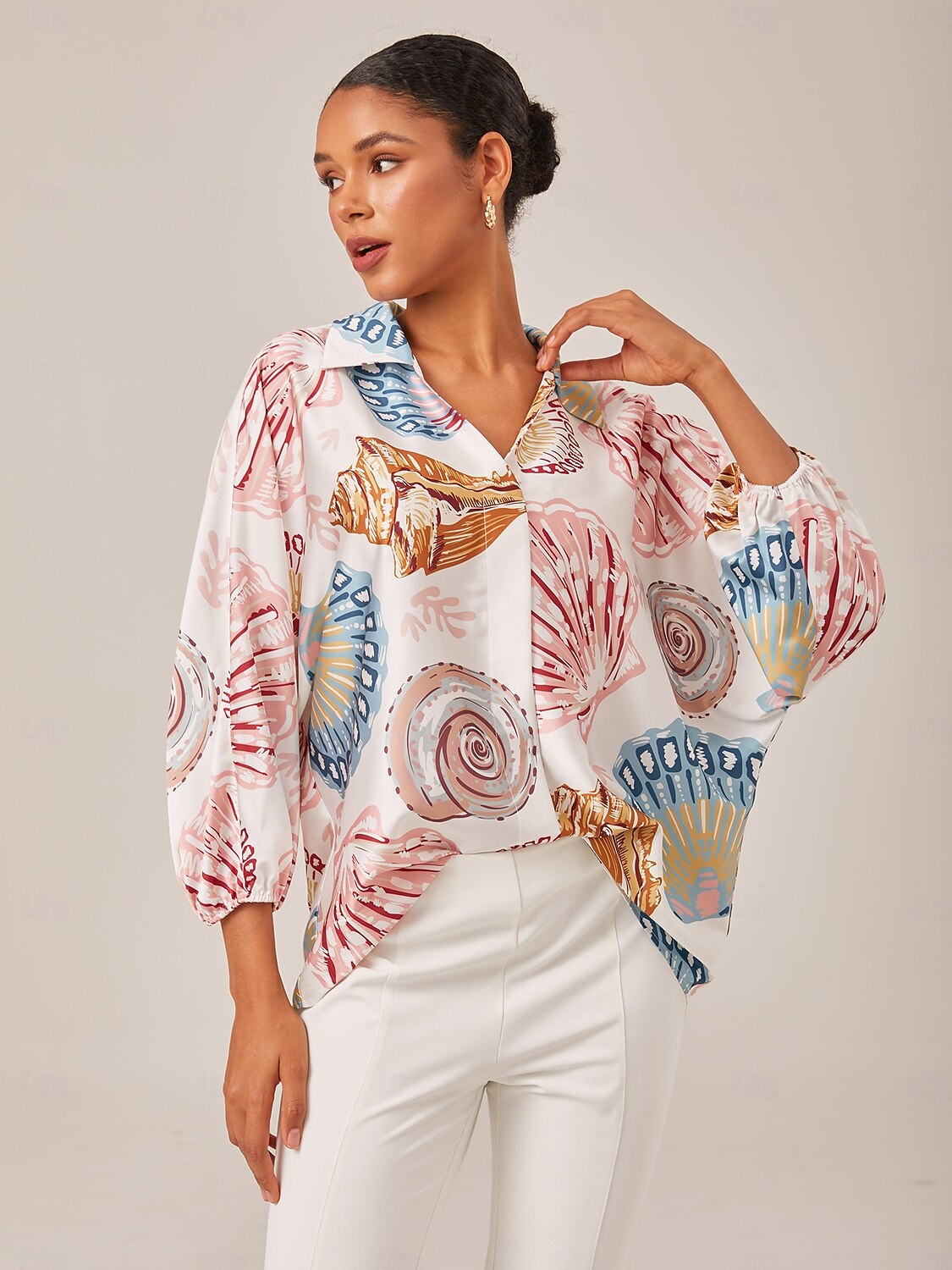 Shell Print Relaxed Fit Overhead V-Neck Blouse