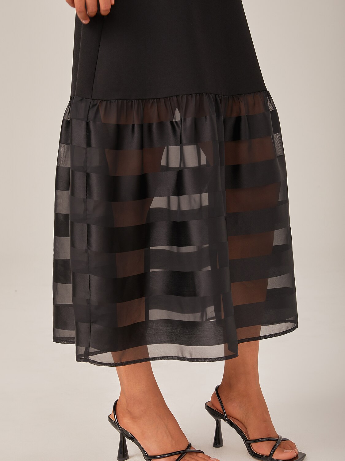 Waist-Cinching Elegant Black Maxi Dress